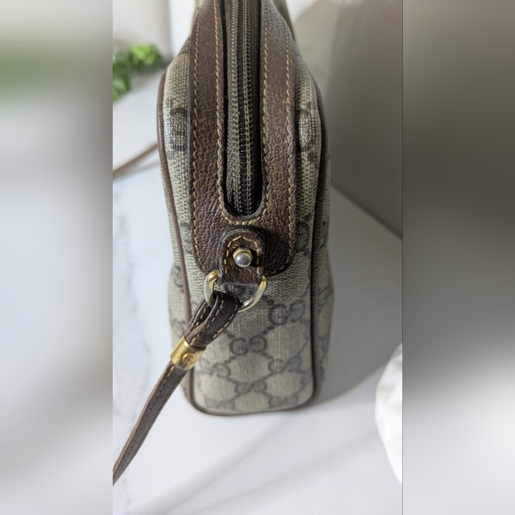 Vintage Authentic GUCCI Crossbody Bag - Picture 9 of 14